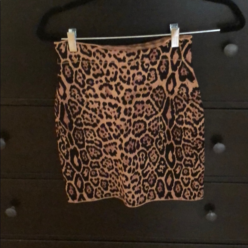 Leopard knit skirt